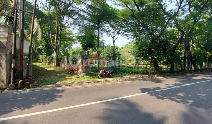 Empty land for warehouse or townhouse in Jagakarsa at attractive prices