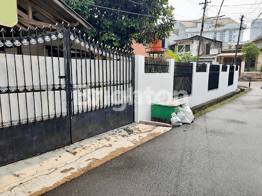 RUMAH HITUNG TANAH DI KEMANGGISAN ILIR RAYA JAKARTA BARAT 2