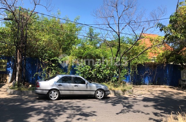 Land on Flores Street Surabaya Center