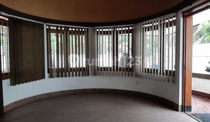 MURAH !!!!  RUMAH LAMA HITUNG TANAH DI JL. RIAU BANDUNG 