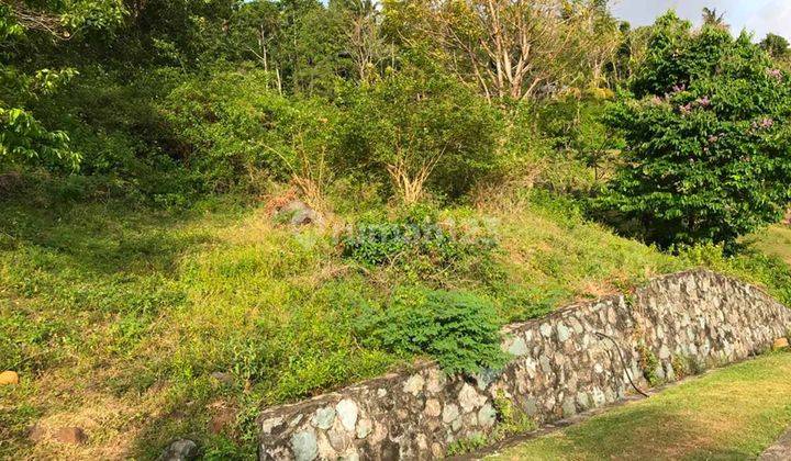 657 sqm land with ocean view on Senggigi Hill 2