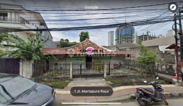 Rumah tua hitung tanahnya saja, hook, strategis di Jakarta Pusat 1