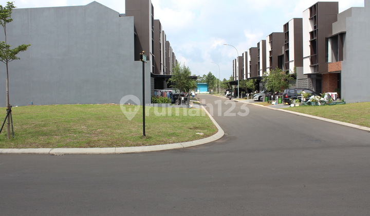 Suvarna Sutera ( Group Alam Sutera ) Kavling Cluster Flavio Hoek Signature 254 m2 , tepat sebelah Sekolah Laurensia. Suvarna Sutera ( Group Alam Sutera ) Kavling Cluster Flavio Hoek Signature 254 m2 , tepat sebelah Sekolah Laurensia.