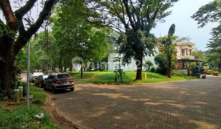 Beautiful corner lot northwest view of Vermont BSD tennis court