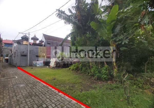 Land for sale in the Seminyak tourist area, close to the beach 1