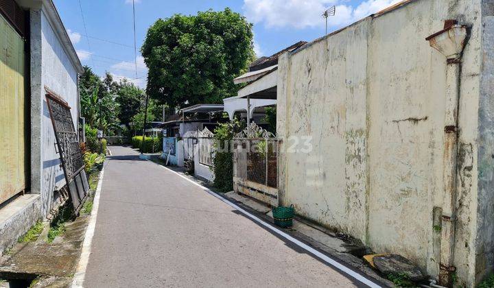 Rumah hitung tanah STRATEGIS di manahan 2