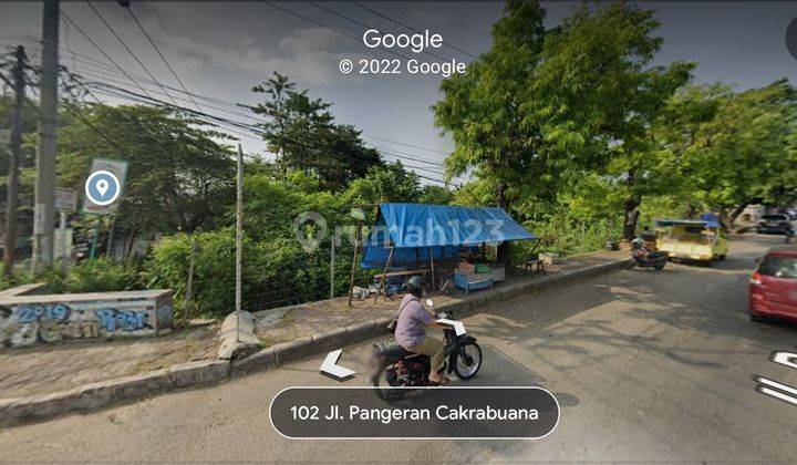Tanah Hoek Strategis di Pusat Keramaian Kabupaten Sumber Cocok untuk Swalayan dan Hypermarket 2