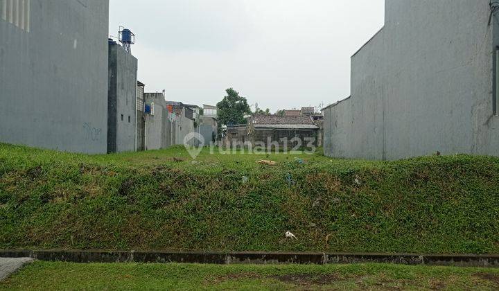  Tanah Kotak SHM Cluster Mekar Wangi, Depan Taman 1