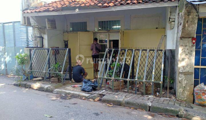 Rumah Hitung Tanah di Jalan Toko Tiga Seberang, Taman Sari – Jakarta Barat 1