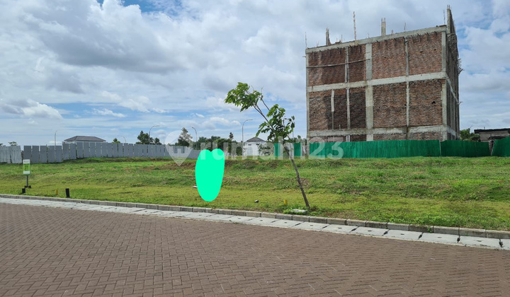 For Sale: Plot in Golf Island