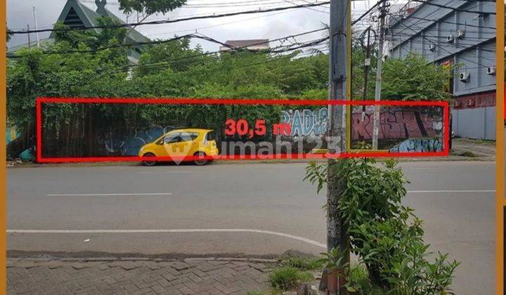 Strategic Land on Jl G Bulusaraung, Makassar