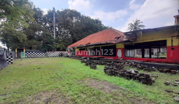 Tanah kosong harga mendekati njop untuk resto cafe di Kemang Raya 2