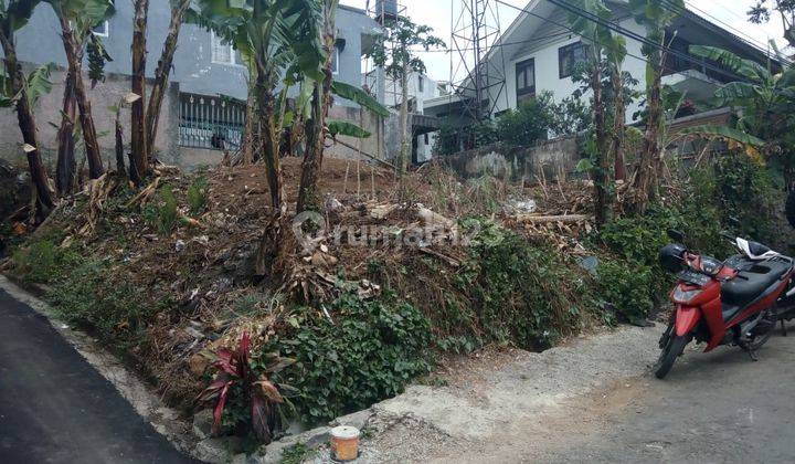 Tanah Ciumbuleuit dekat Cihampelas Dago, Jarang ada tanah kecil 1