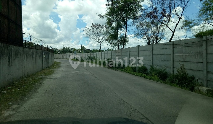 Tanah di zona industri