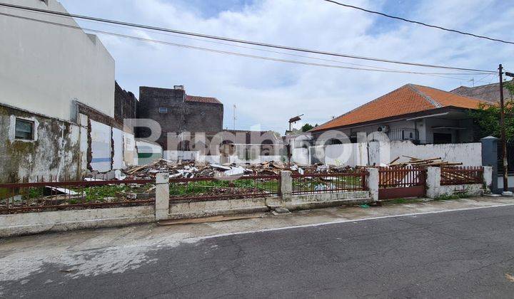 TANAH KAVLING SIAP BANGUN, STRATEGIS,   LEBAR DEPAN 16 METER, DEKAT STADION MANAHAN SOLO, ROW JALAN BISA UNTUK 2 MOBIL 1