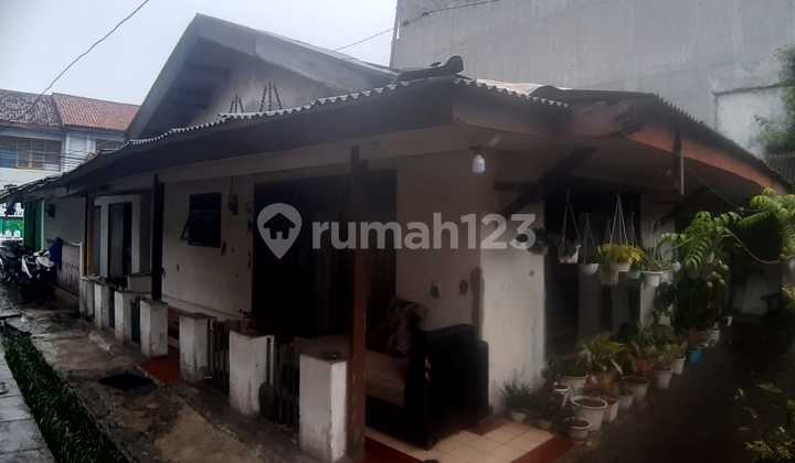 Rumah Hitung Tanah & Lokasi Strategis Pinggir Jalan Raya @Ciputat