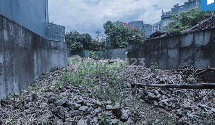 Land main road Buah Batu 2-way busy area. Land main road Buah Batu 2-way busy area.