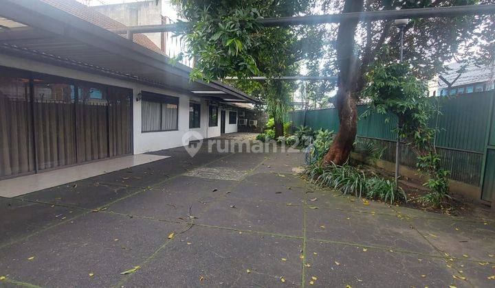 Rumah Hitung Tanah terbesar di Petamburan, Jakarta Pusat 1