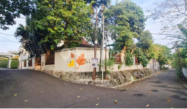 Rumah Hitung Tanah Di Lokasi Strategis Kemang Utara, Jakarta Selatan. Rumah Hitung Tanah Di Lokasi Strategis Kemang Utara, Jakarta Selatan.