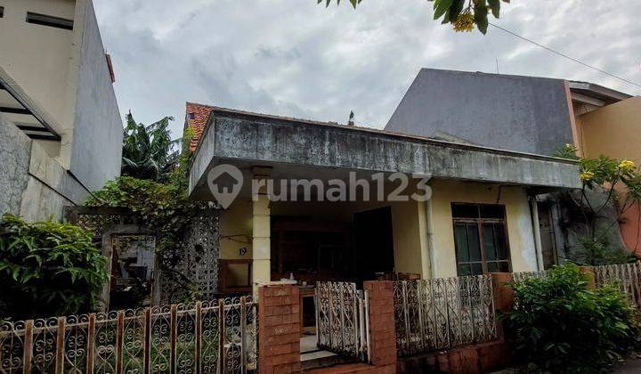 Rumah tua hitung tanah di cipete 