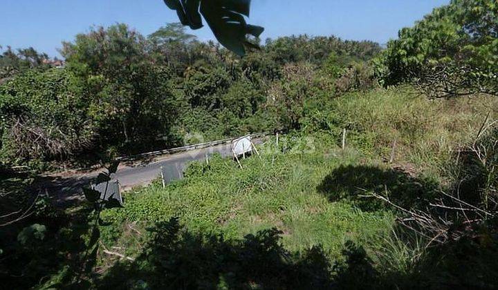 cepat!! Tanah lokasi di Kemenuh, Gianyar lokasi sangat strategis dan Langka. Posisi tanah ya 2