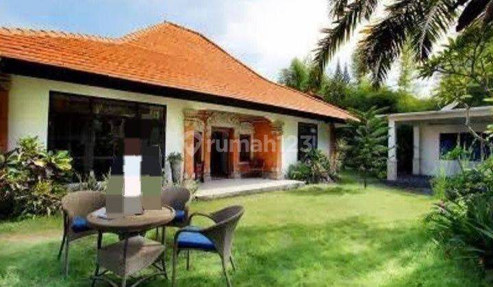 Hot List for Sale of Premium Land with Bonus Villa Building Above the Main Road Location of Mertasari Sanur 1