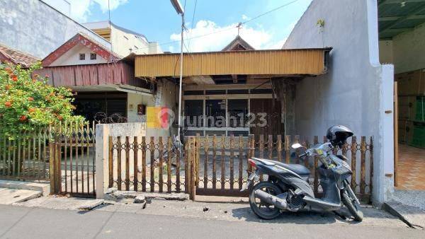 Bangunan lama hitung tanah di daerah Jagalan 1