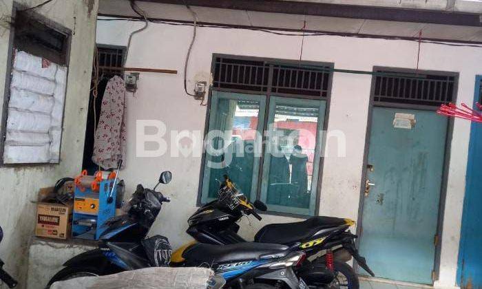 TANAH TERDIRI DARI RUMAH + 5KONTRAKKAN + GUDANG MERUYA UTARA JAKARTA BARAT, BUTUH RENOVASI, COCOK UNTUK GUDANG, RUMAH KOST, ONLINE SHOP, DEKAT PERUMAHAN PENDUDUK, DEKAT TOL JORR 9,8JT/M NEGO HINGGA DEAL 2