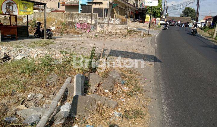 TANAH PEKARANGAN DI  UTARA BANDARA ADISUCIPTO 2