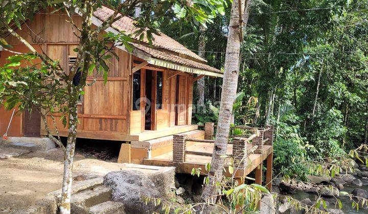 Kavling Cocok untuk Resort dan Terdapat 2 Bangunan Rumah Kayu @Pulosari, Pandeglang 1