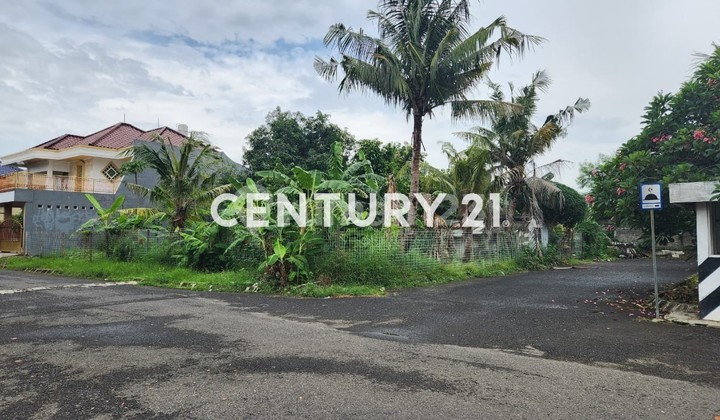 For Sale Hook Lot On Main Road of Taman Modern Housing