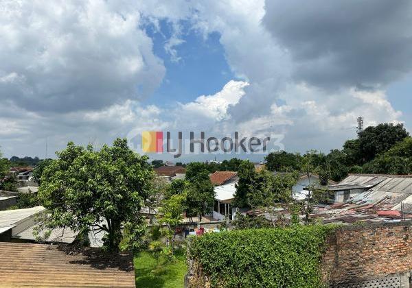 Cheap Land for Sale with Building Bonus in Bogor Cheap Land for Sale with Building Bonus in Bogor