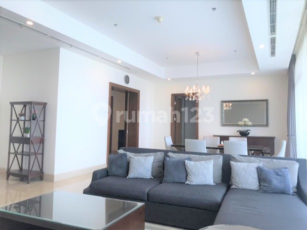 4 bedroom + study room at Pakubuwono Signature Apartment 4 bedroom + study room at Pakubuwono Signature Apartment