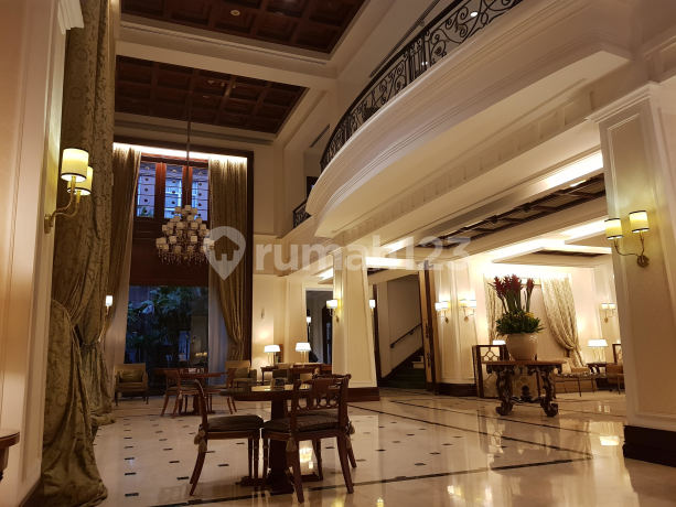 Apartment Menteng Executive, ex US embassy, unfurnish 149 m3 (semi gross 160m2) 3 BR, View Swimming Pool