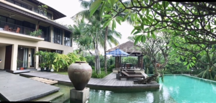 Modern Tropical 4bedroom Apartment Ajh02030