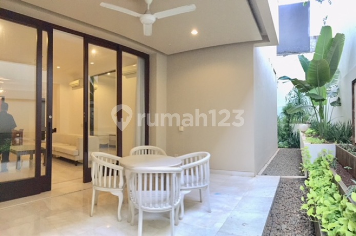 Modern Tropical 3bedroom Apartment Ajh02030