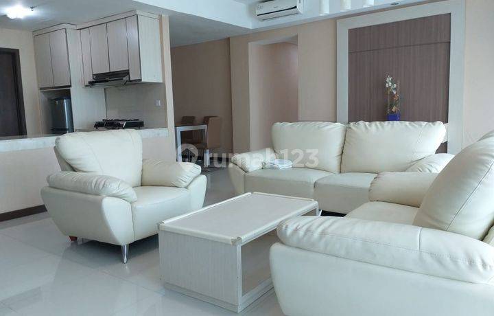Apartemen St Moritz Ambassador 169m