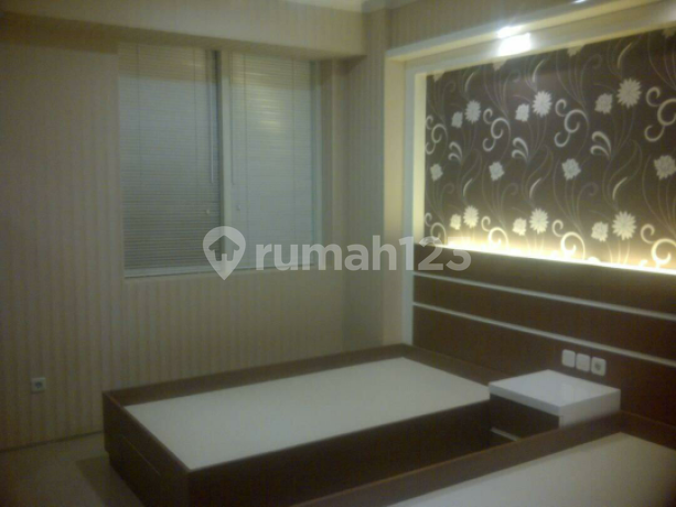 Corner Unit at High Poin, fully furnished, near UK Petra.