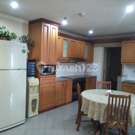 Apartemen Permata Senayan, 3+1 BR, 125 sqm, Strategis, Furnished