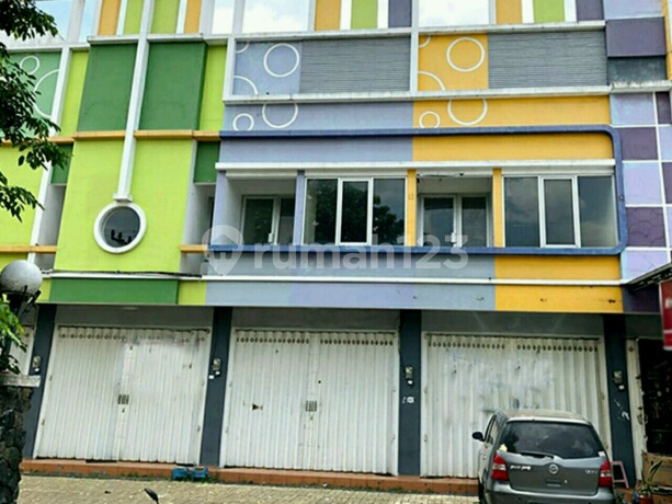 Strategis dekat kampus ( Unibraw ,UIN ,Uniga)