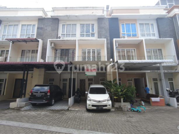 Rumah di Komplek De Residence 2 ( Jl. Sei Belutu ) 