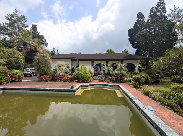 Villa Coolibah Puncak Cipanas dekat Raja Outlet dan Brasco Villa Coolibah Puncak Cipanas dekat Raja Outlet dan Brasco