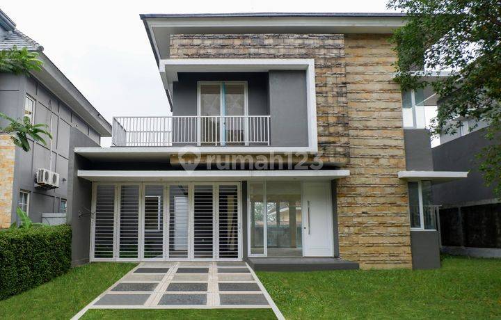 Rumah Indah dan Minimalis di Cluster Country Wood, Sentul City