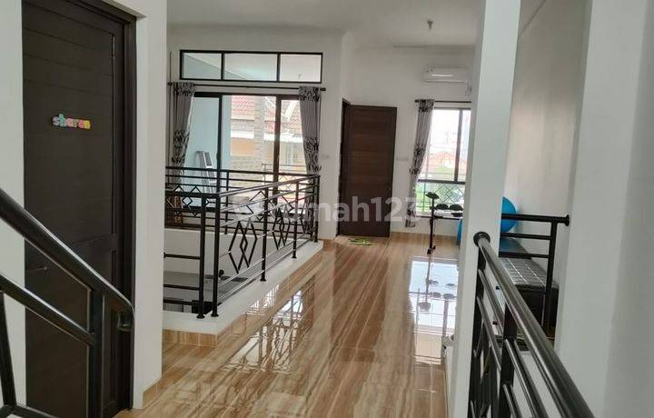 Rumah 2.5 Lantai Baru Renovasi Total di Cengkareng Elok