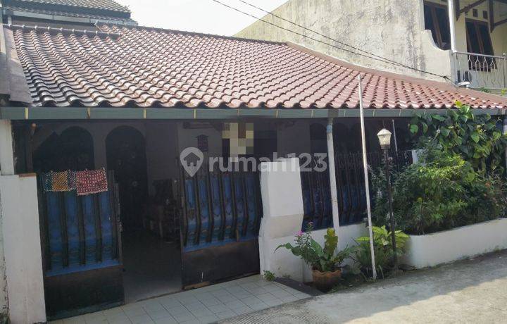 Rumah 2 Lantai di Komplek Pelni Selangkah Ke Jalan Juanda Depok dan tol cijago