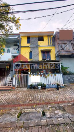 Rumah DI Tidar Villa Estate, 5 Kamar Tidur Row Jalan Lebar, Dekat Gerbang Masuk