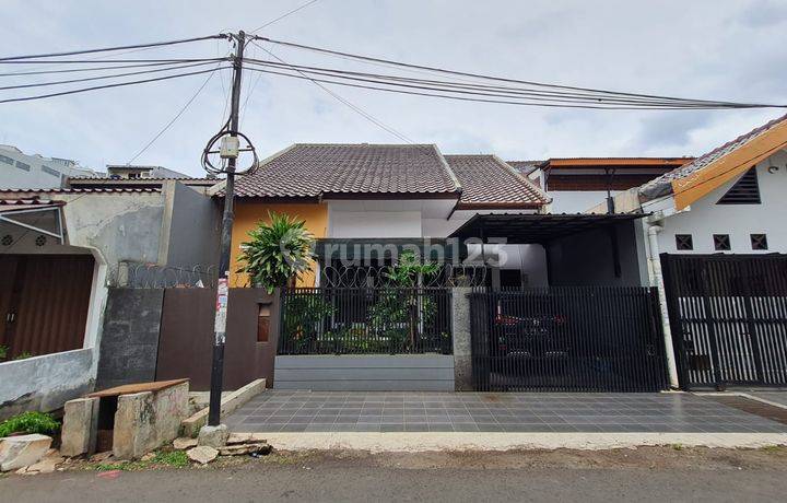 Rumah Asri di Komplek BPPT Meruya Utara