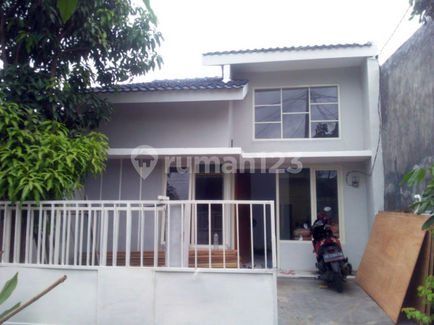 Rumah di Oma Indah, Menganti - Gresik, Cocok untuk Pasutri Muda, Siap Huni