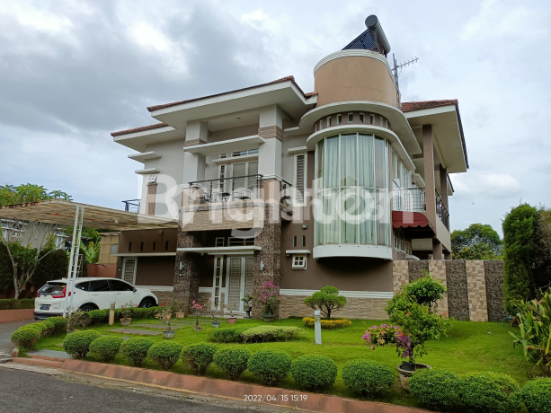 Rumah Mewah Royal Sumatera Medan Tuntungan