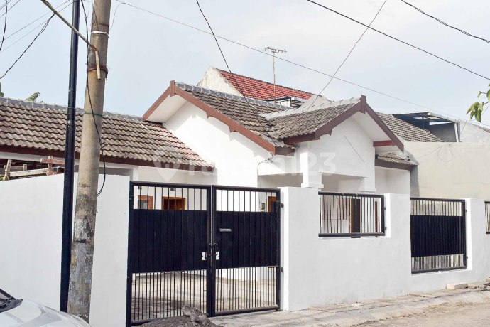 Rumah di SWP Residence Benowo - Gresik, Baru Gress, Minimalis, Hook/Pojokan, Siap Huni Rumah di SWP Residence Benowo - Gresik, Baru Gress, Minimalis, Hook/Pojokan, Siap Huni